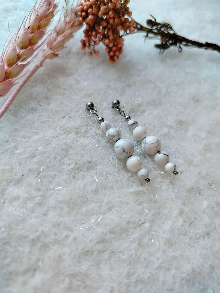 White howlite earrings - stainless steel - elegant - women's jewelry – photo 3